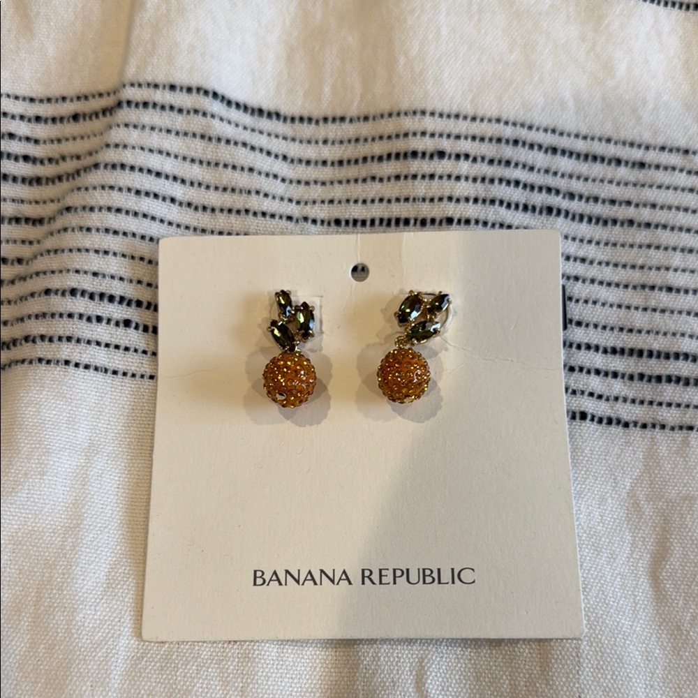 Banana Republic Gold and Black Dangle Earrings